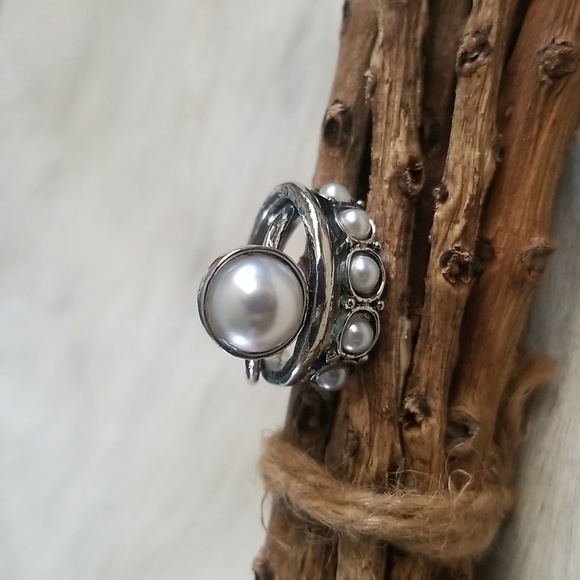 Pearl Solitaire Ring - Picture 2 of 7